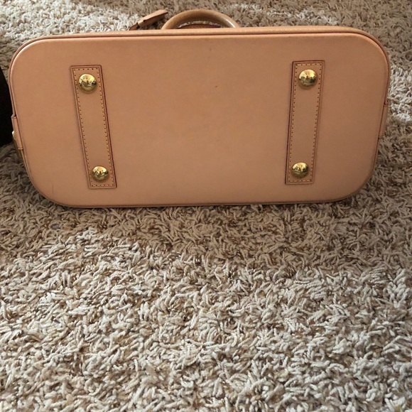 Louis Vuitton Alma Bag - Picture 8 of 8